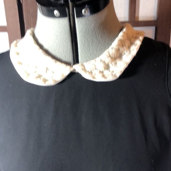 Mauve Brand Adorable High Neck w/ Lace Collar Black sz Med. hook and eye closure - Picture 2 of 13